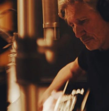 منتظرش باش | متن و ترجمه آهنگ Wait for her از راجر واترز منتظرش باش | متن و ترجمه آهنگ Wait for her از راجر واترز